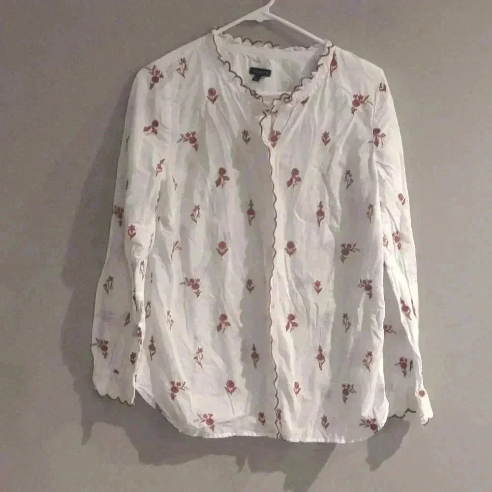 Talbots women's‎ small embroidered flower scalloped trim long sleeve button down